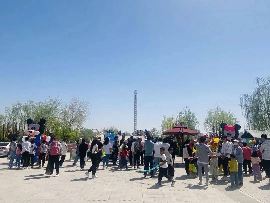 包含赛地聚焦：NBA总决赛今晨热度飙升；新疆广汇完成体检；赛场秩序良好；医务组通报恢复的词条